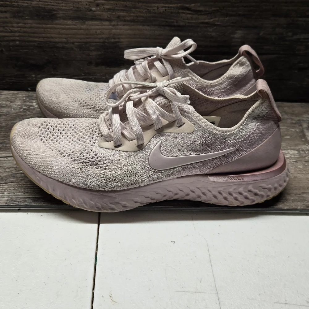 Nike Epic React Flyknit Womens Size 7.5 Running‎ Shoes AQ0070 600 Pearl Pink